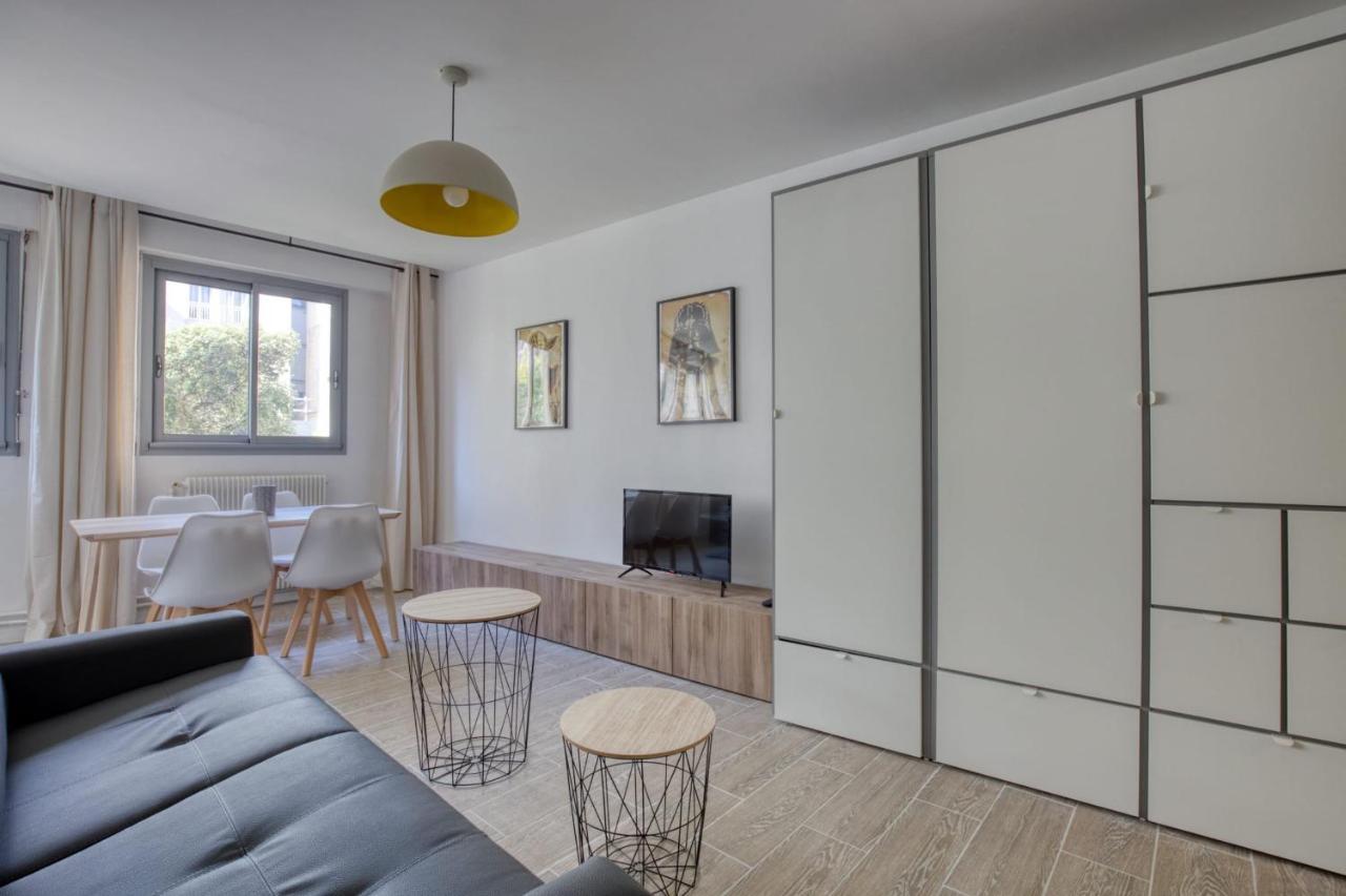 Charming Apartment In The Heart Of The 19Th Paris Exteriör bild