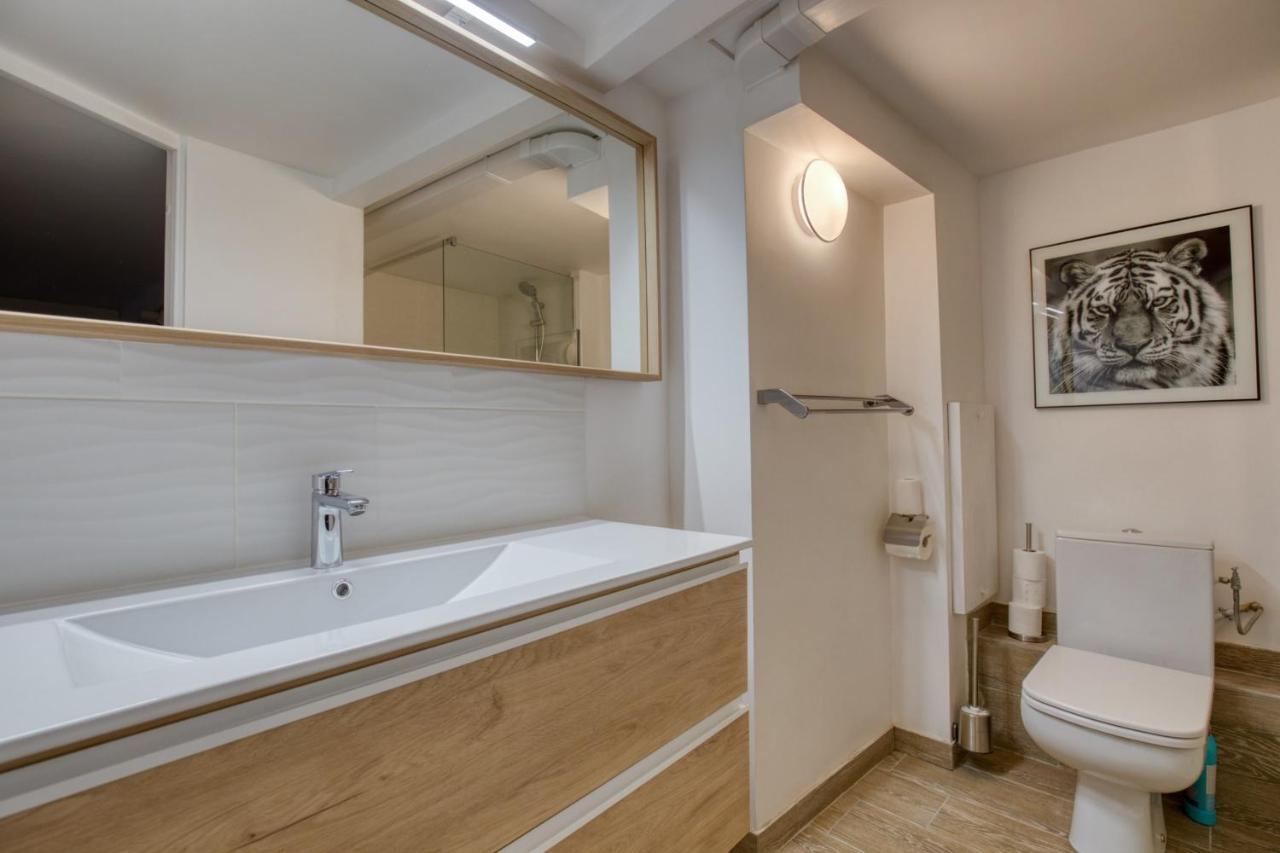 Charming Apartment In The Heart Of The 19Th Paris Exteriör bild
